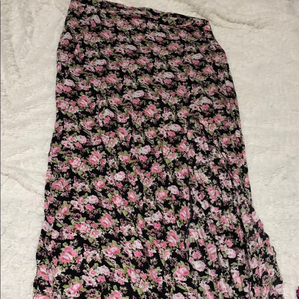 Skirt with a slit